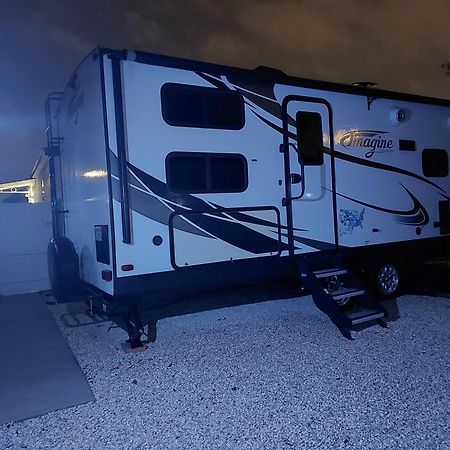 The Torres' Camper Experience! Apartment Тампа Екстериор снимка
