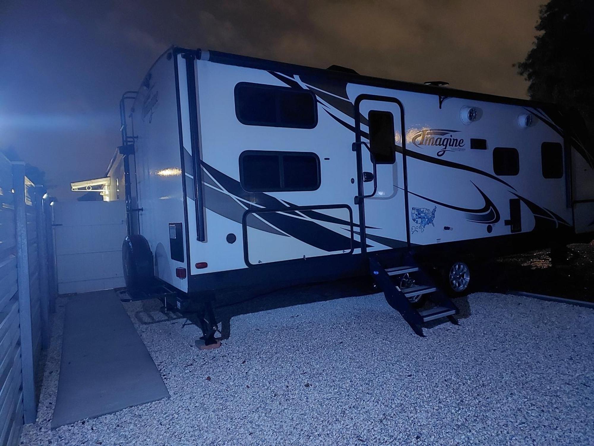 The Torres' Camper Experience! Apartment Тампа Екстериор снимка