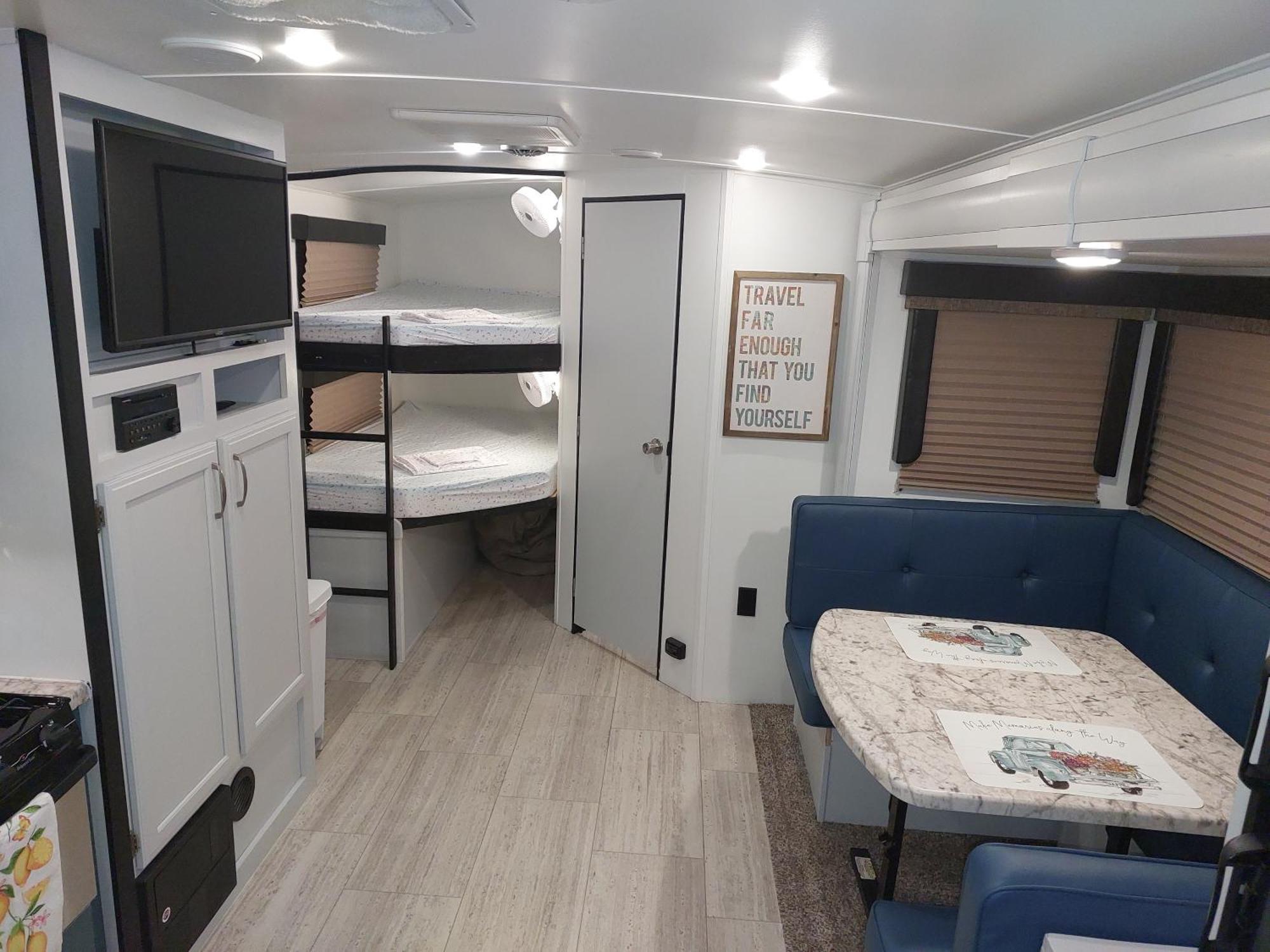 The Torres' Camper Experience! Apartment Тампа Екстериор снимка
