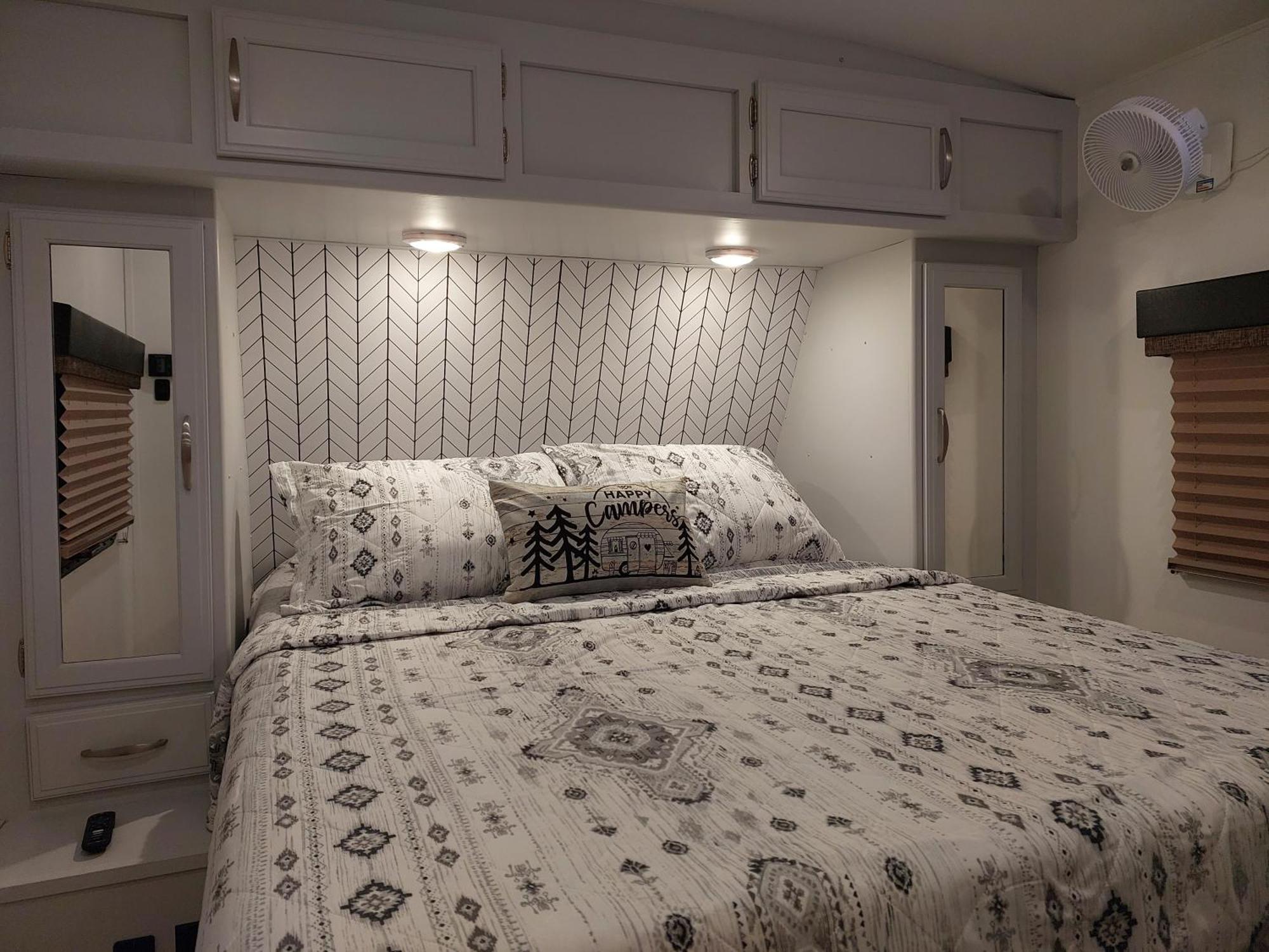 The Torres' Camper Experience! Apartment Тампа Екстериор снимка
